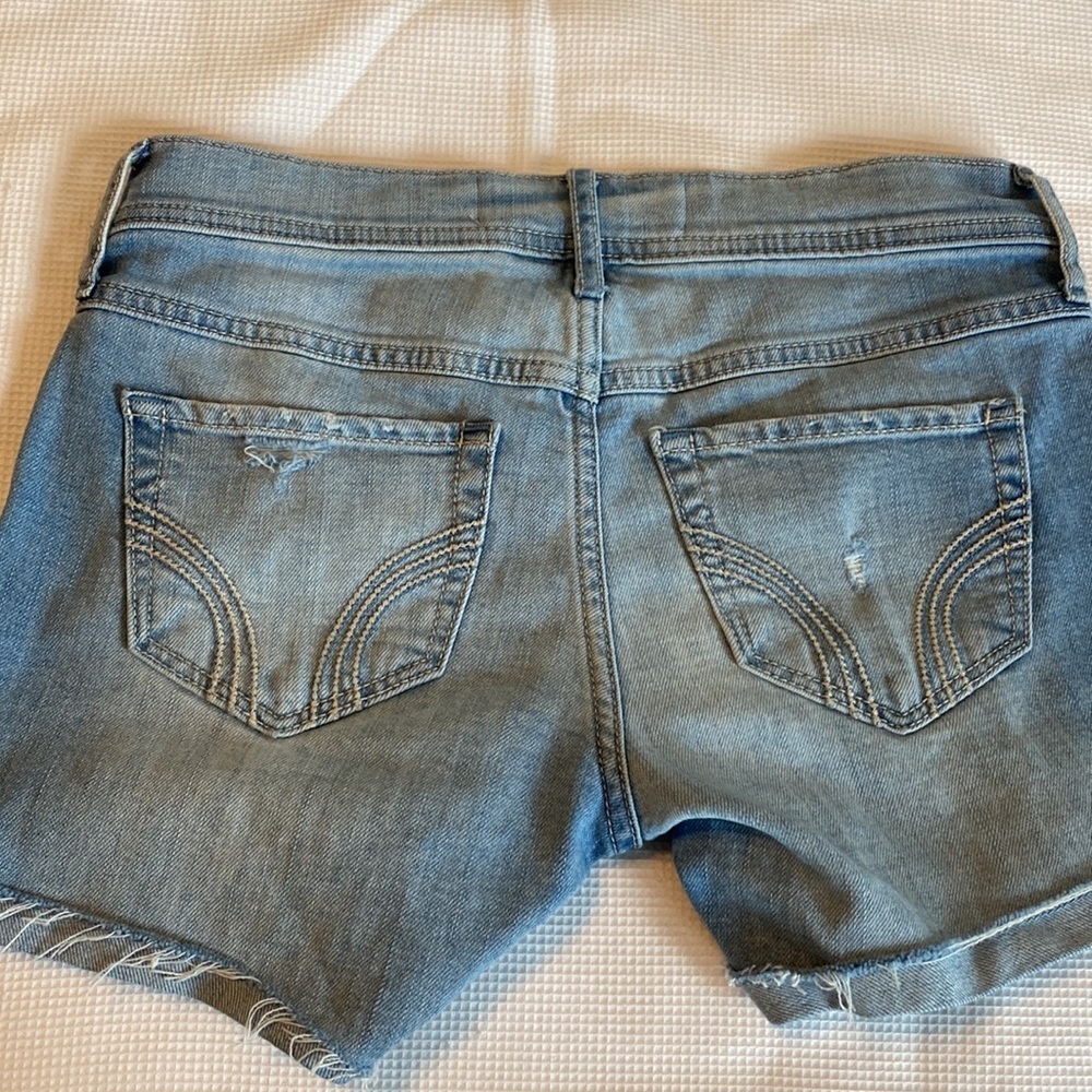 Hollister Midi Jeans Shorts Size 0 W 24 Distressed light wash - Picture 10 of 12